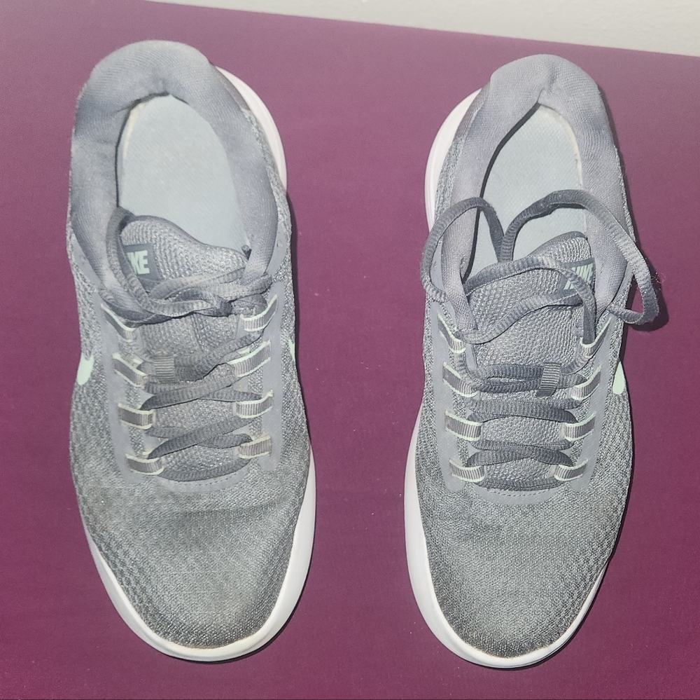 Nike Womens Lunar Converge Mint Color Running Shoes Size 9
